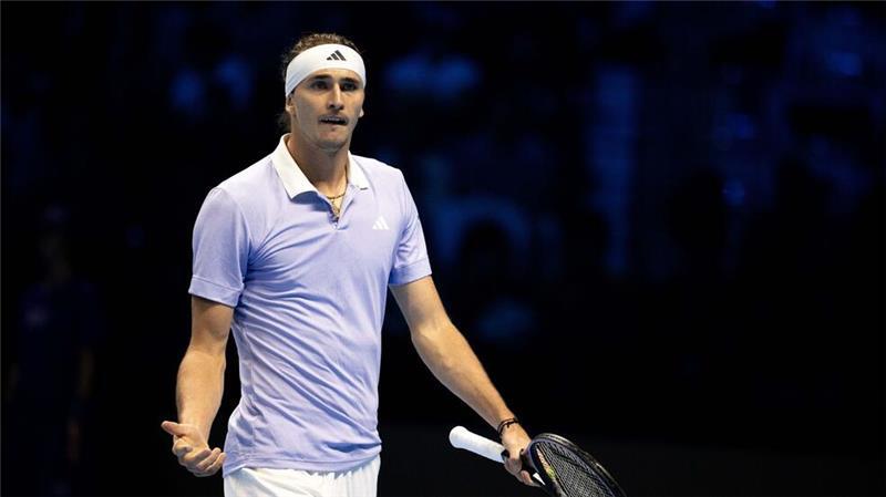 Becker als Zuschauer - Zverev gelingt Auftakt bei ATP Finals Alexander Zverev konnte zunächst bei den Aufschlagspielen seines Gegners nichts ausrichten.