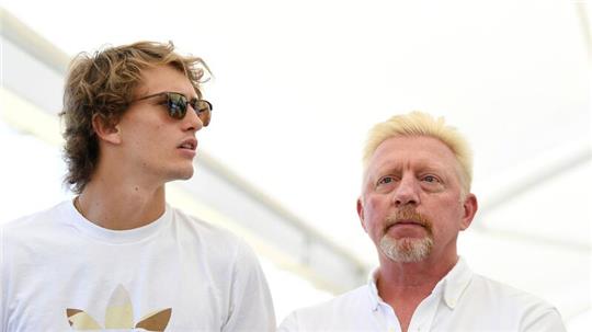 Alexander Zverev (l) will in der Weltrangliste noch weiter nach oben klettern. Boris Becker sieht dafür gute Chancen.