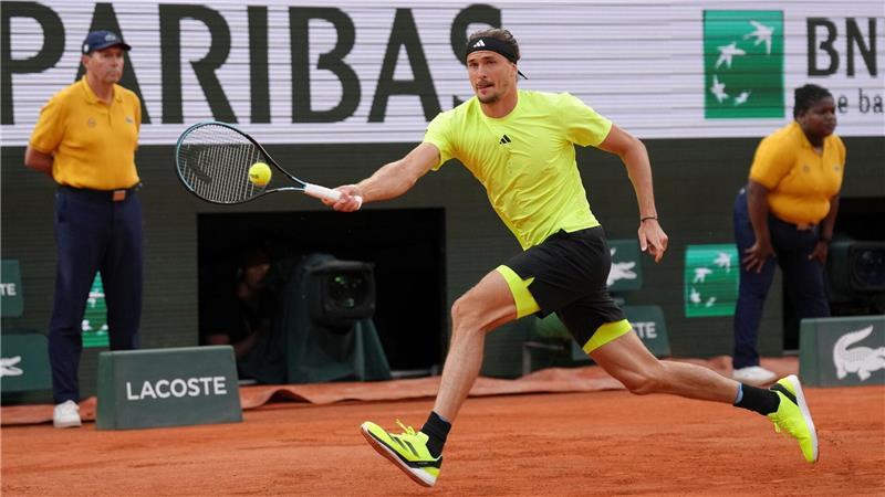 Alexander Zverev läuft Bällen und Zielen weiter hinterher.