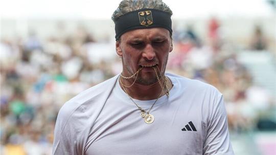 Alexander Zverev schien die Hitze von Paris zu schaffen zu machen.