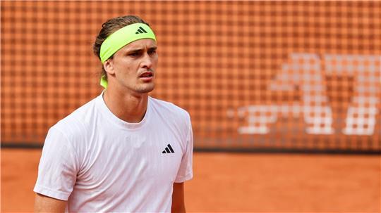 Alexander Zverev steht in Hamburg im Achtelfinale.