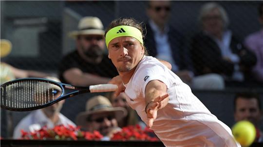 Alexander Zverev streckte sich gegen Francisco Cerundolo vergeblich.