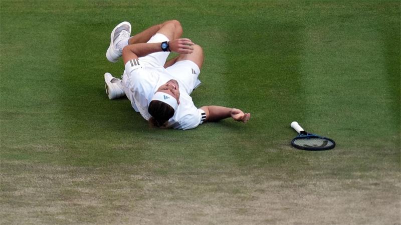Der Dritte im Bunde - Zverevs Wandel fruchtet Alexander Zverev stürzte im Finale Mitte des dritten Satzes.