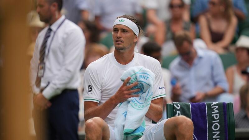Zverev denkt über Therapie nach - Bruder: Nichts angedeutet Alexander Zverev sucht nach Antworten.