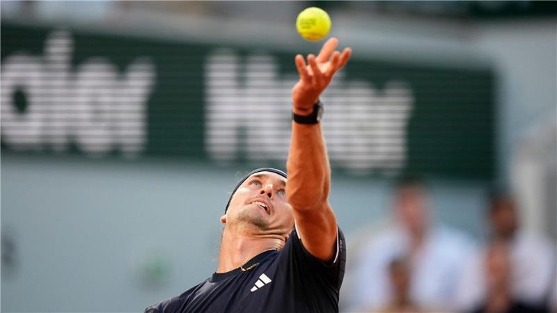 Fokus ohne Mätzchen: Zverevs Titelmission läuft „nach Plan“ Alexander Zverev und der Ball.