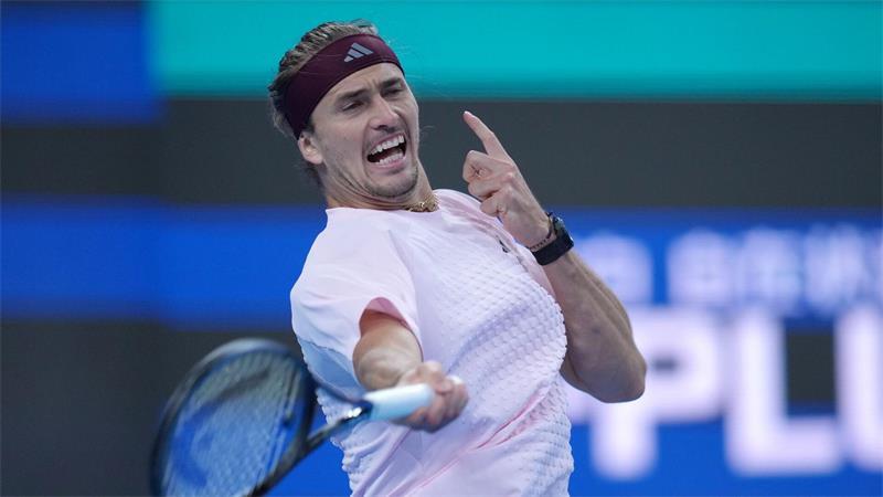Rückschlag für Zverev: Niederlage gegen Djokovic Alexander Zverev verlor in Peking-Viertelfinale gegen Novak Djokovic.