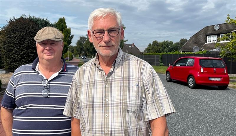 Neuer Straßenbelag bringt Dammhauser um den Schlaf Alf Niquet (links) von der Bürgerinitiative Dammhausen und Ortsvorsteher Heinrich Bröhan bemängeln die höhere Lärmbelastung.