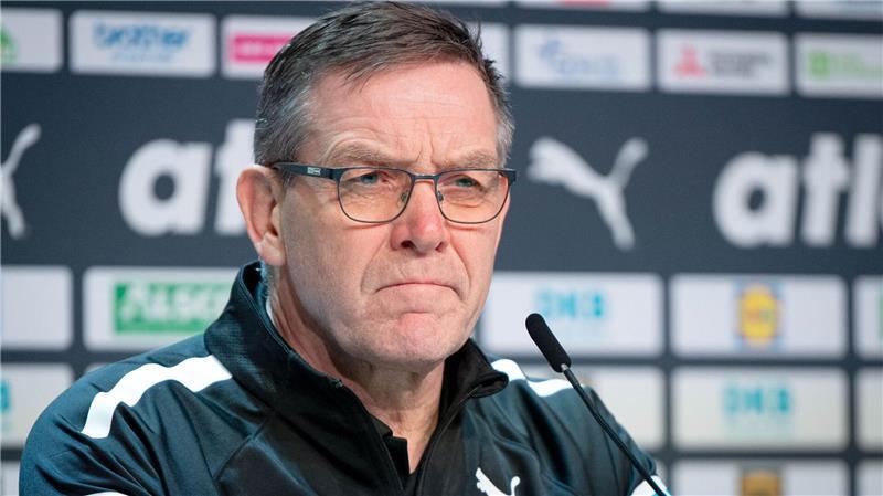 Alfred Gislason muss nach der Niederlage gegen Serbien viel Kritik einstecken.