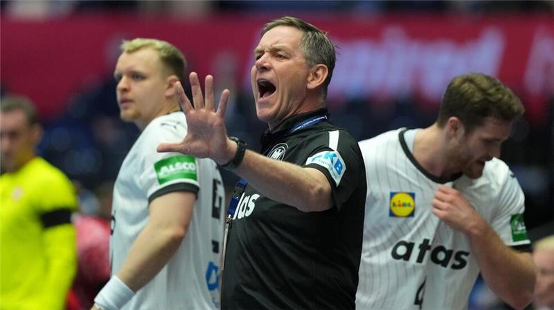 Handballer mühen sich in WM – Sorgen um Knorr Alfred Gislason war mit dem DHB-Auftritt in der ersten Halbzeit unzufrieden.
