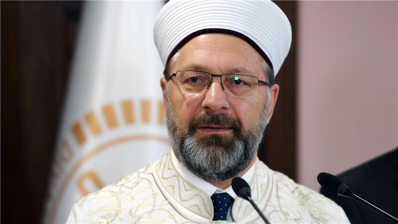 Kontroverse in Türkei - Frauenrechtlerin legt Kopftuch ab Ali Erbas, Präsident der türkischen Religionsbehörde Diyanet - deren Auslegung des Islam ist vielen Frauen zu restriktiv. (Archivbild)