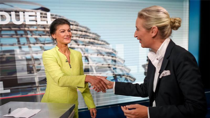 Alice Weidel (rechts) trifft bei dem Nachrichtensender Welt-TV auf Sahra Wagenknecht.