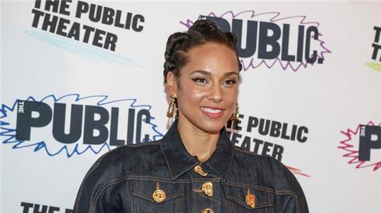 Alicia Keys, Sängerin aus den USA, besucht die Off-Broadway-Premiere von „Hell’s Kitchen“ im The Public Theater in New York.