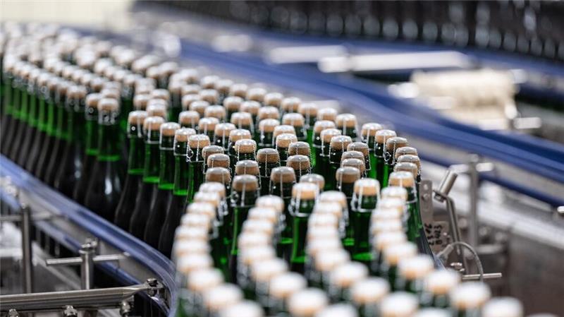 Alkoholfreier Sekt wird immer beliebter. (Archivfbild)