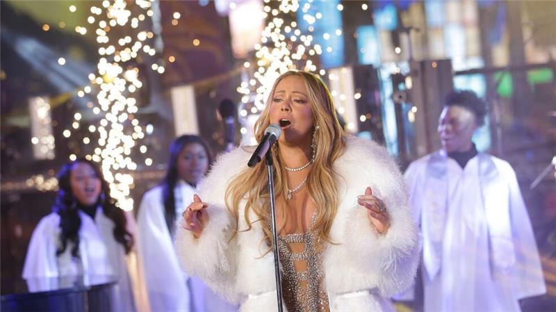 Dutzende Weihnachtssongs in den aktuellen Charts „All I Want For Christmas Is You“ liegt in den Charts wieder vorne.