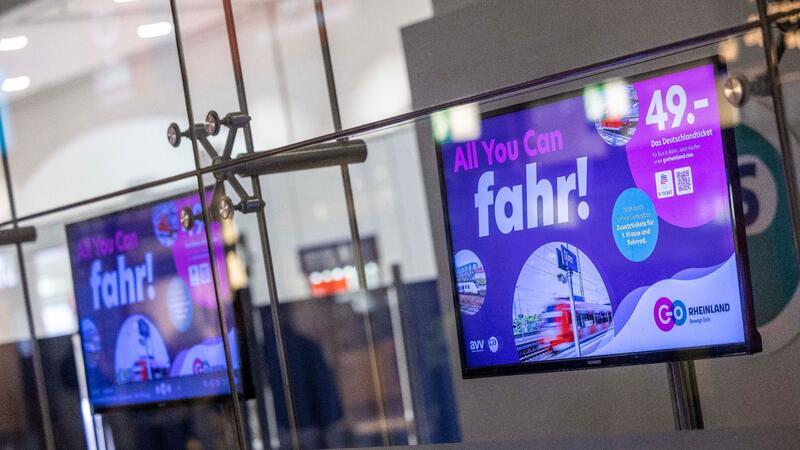 Umfrage: Mehrheit hat noch nie ein Deutschlandticket gekauft „All you can fahr! - 49 Euro - Das Deutschlandticket“: Wie kommt das Ticket an?