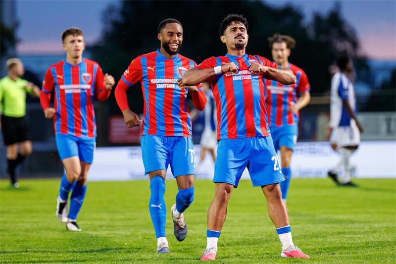 Alla Aid Hamid (rechts) erzielt in Schöningen per Distanzschuss das 1:0 für D/A.