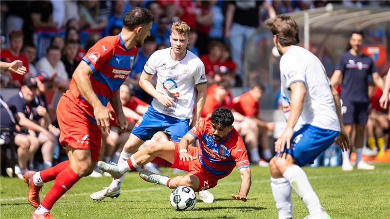 Frust und Enttäuschung bei D/A: Das Pokalfinale in Bildern Alla Aid Hamid spielte gegen seinen Ex-Club.