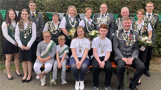 Alle Würdenträger des diesjährigen Schützenfestes in Fredenbeck.