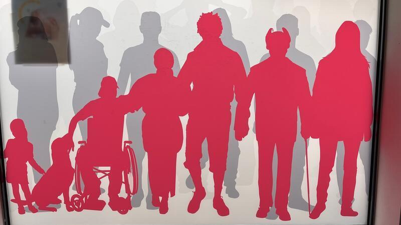 Oldendorf-Himmelpfortens Plan für mehr Lebensqualität Alle gemeinsam - so wie im Schaufenster des Senioren-Treffs in Himmelpforten sollen auch durch die Demografie-Strategie alle Bevölkerungsgruppen einbezogen werden.