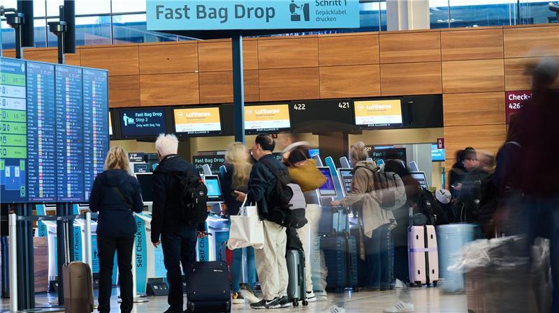 Alle großen Verkehrsunternehmen - dazu zählen auch Flughafenbetreiber - müssen in Sachen Cybersicherheit Maßnahmen ergreifen. (Symbolbild)