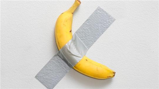 Alle zwei bis drei Tage wird die Banane ausgetauscht.