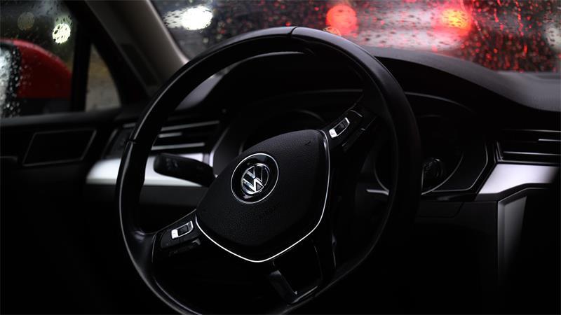 Allein VW ruft in Deutschland knapp 900.000 Autos vorsorglich zurück. (Archivbild)