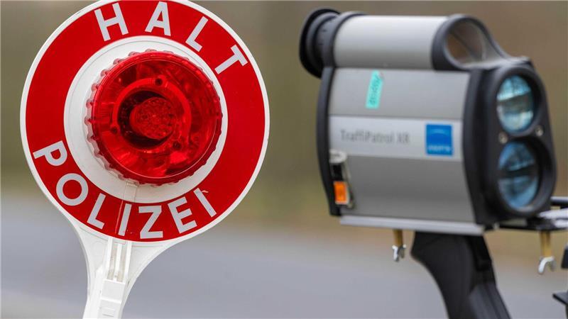 Autofahrer aufgepasst: Polizei startet Blitzermarathon Allein in Bayern soll es zum Blitzermarathon an rund 1.500 Orten Geschwindigkeitskontrollen geben. (Archivbild)
