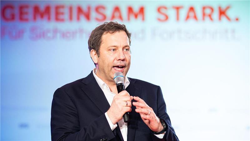 „Alles andere macht keinen Spaß“, sagt SPD-Chef Klingbeil in Anspielung auf Merz‘ Kanzlerwahl.