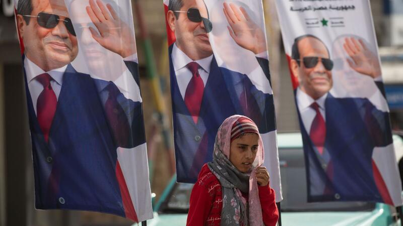 Ägypten für Al-Sisi: Sichere Wahl in unsicheren Zeiten Allgegenwärtig im Straßenbild: Plakaten mit dem Abbild des ägyptischen Präsidenten Abdel Fattah al-Sisi.