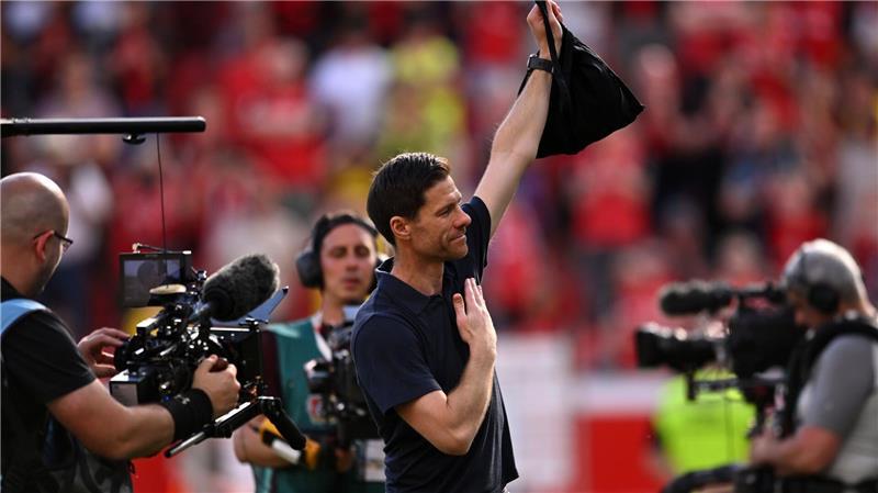Medien: Real will Alonso schon für die Club-WM Alonso beim letzten Bayer-Heimspiel.