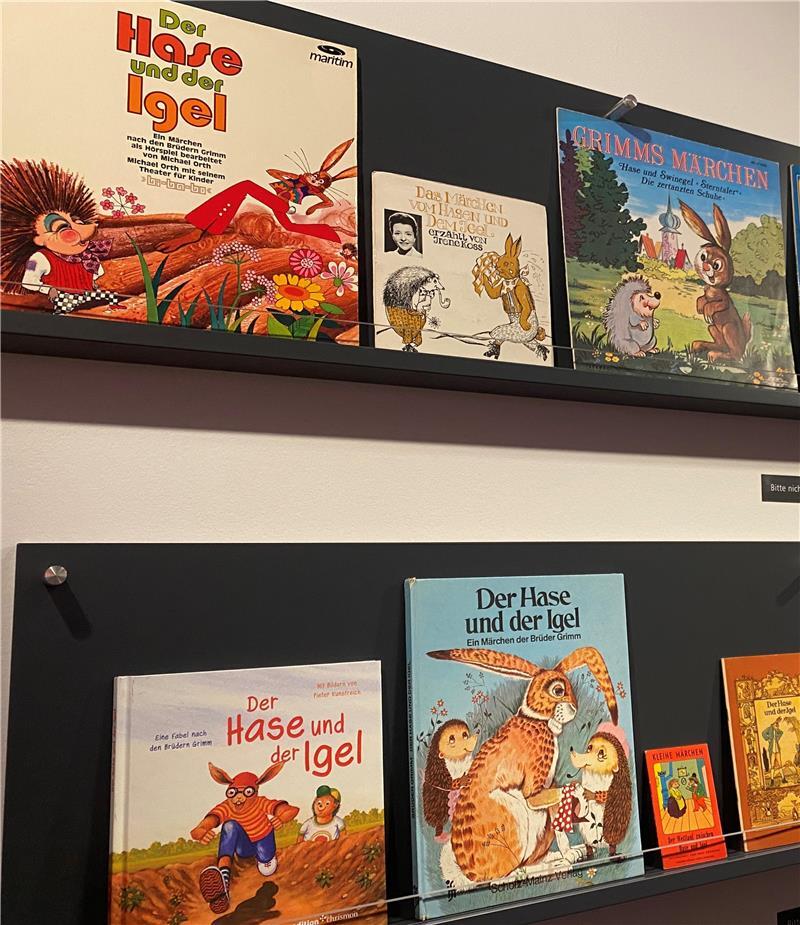 Was Buxtehudes Hase und Igel mit Billard und Kegeln zu tun hat Als Bilderbuch und auf Vinyl: Das berühmte Märchen vom Wettlauf zwischen Hase und Igel wurde immer wieder neu illustriert und vertont.