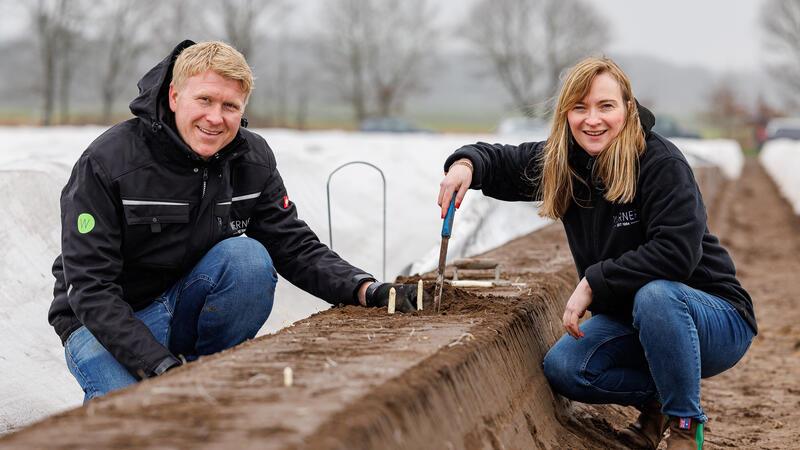 Als Christoph und Judith Werner die ersten Spitzen entdeckten, waren sie zuversichtlich: Der Verkauf vor Ostern wird klappen.