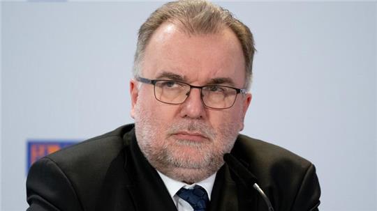 Als Ergebnis der wirtschaftspolitischen Versäumnisse sieht Siegfried Russwurm ein deutlich verlangsamtes Wachstum.