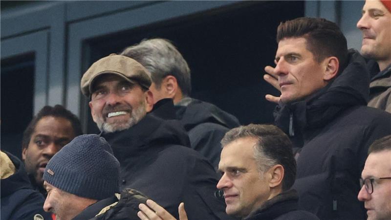 Als Experte auch bei DFB und DFL gefragt: Jürgen Klopp (2.v.l.) 