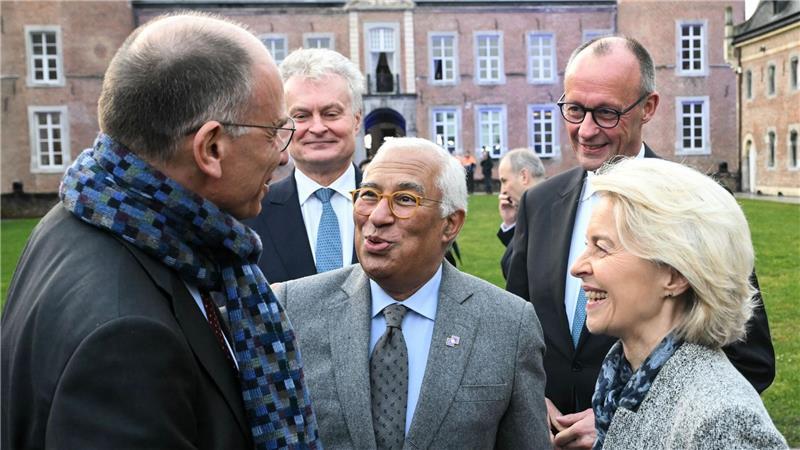 Als Experte geladen: Der ehemalige italienische Ministerpräsident Enrico Letta (l) hat 2024 einen Bericht zur Zukunft des europäischen Binnenmarkts erarbeitet.