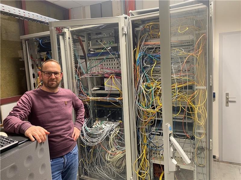 Als IT-Chef hat Sascha Catalano den Überblick im Serverraum vom TAGEBLATT. Foto: Stephan