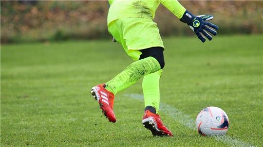 Als Keeper hält Peter Rieck seiner Mannschaft den Rücken frei (Symbolbild).