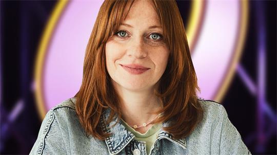 Als Moderatorin führt Stand-up-Comedienne Christin Jugsch durch den Abend.