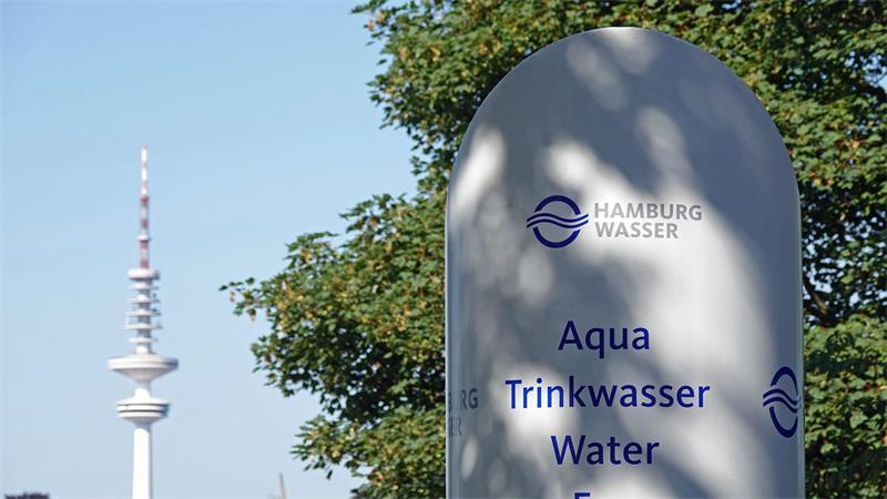 Als Spitzenabgabe werden laut Hamburg Wasser demnach Tagesverbräuche von mehr als 400.000 Kubikmeter bezeichnet. (Symbolbild)