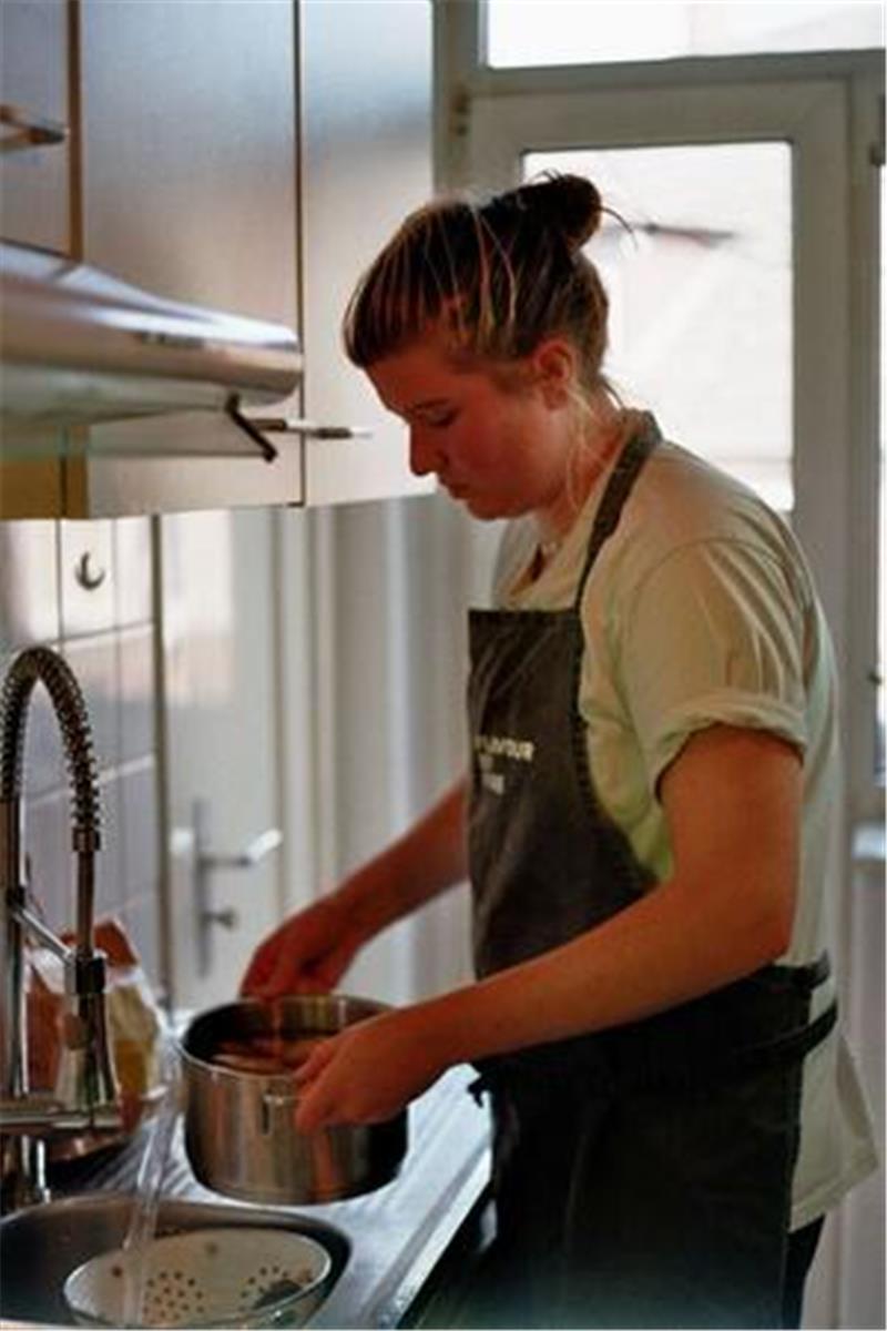 Deutschlands beste Nachwuchsköchin kommt aus Stader Nachbarkreis Als Spitzenköchin kocht Anne Brandes auch zu Hause für sich und ihre Frau mit frischen und regionalen Produkten.