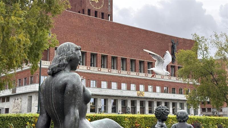 Als einzige der Auszeichnungen wird der Friedensnobelpreis nicht in Stockholm, sondern in der norwegischen Hauptstadt Oslo vergeben und im Rathaus der Stadt überreicht. Auch er ist in diesem Jahr mehr wert. (Archivbild)