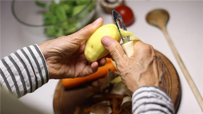 Gesundheitsreport: Nur wenige führen rundum gesundes Leben Als gesund gelten täglich fünf Portionen Obst und Gemüse (Archivbild).