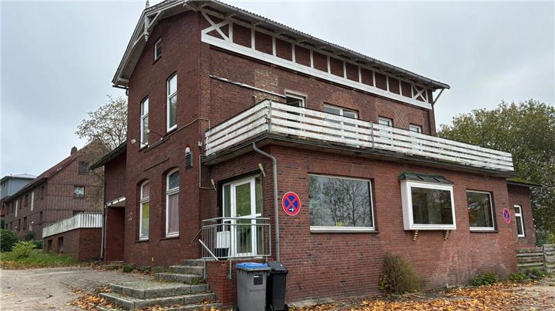 Dollerner Nussfabrik: Wohnen am Bahnhof hat seinen Preis Als nächstes Projekt von Dörks Immobilien steht das ehemalige Kurhaus Dollern am Bahnhof an.