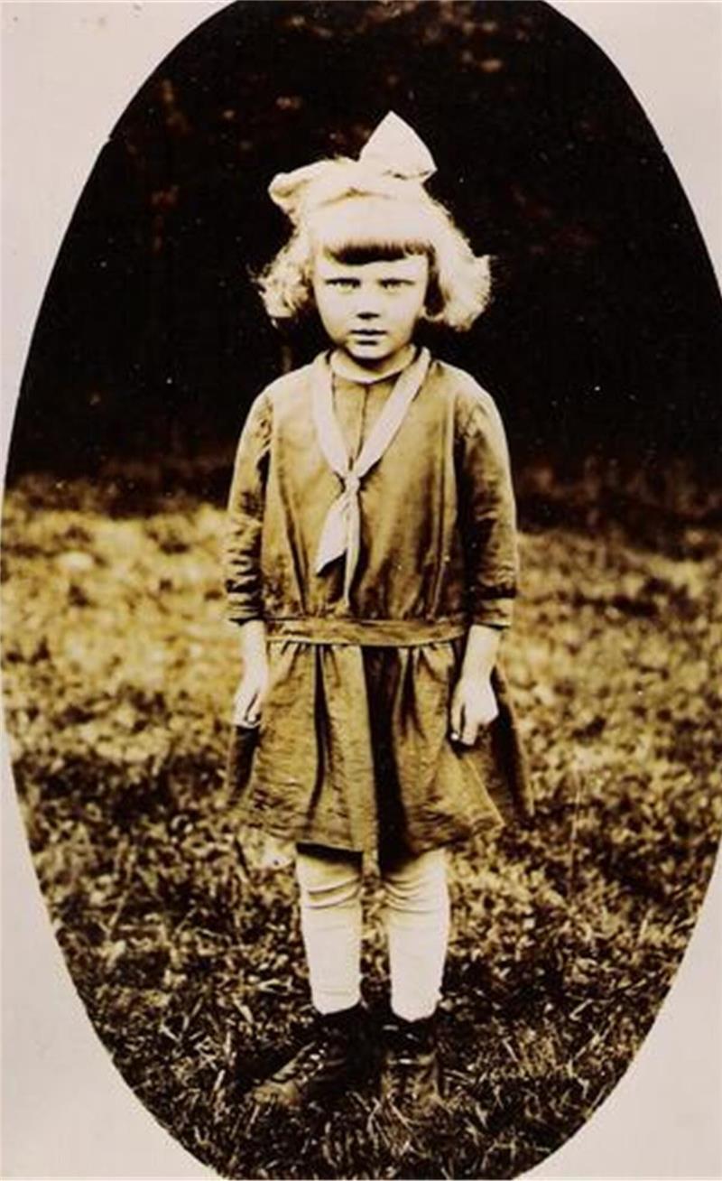 Zevener Großvater in New York? Enkel lüftet das Familien-Tabu Als uneheliches Kind wird Elfriede 1924 im kleinen Dorf Hemel geboren - ein schwieriger Start.