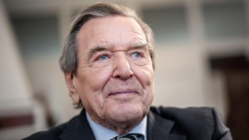 Als wichtigste Entscheidung seiner Amtszeit nannte Schröder unter anderem sein Nein zur Beteiligung am Irak-Krieg.