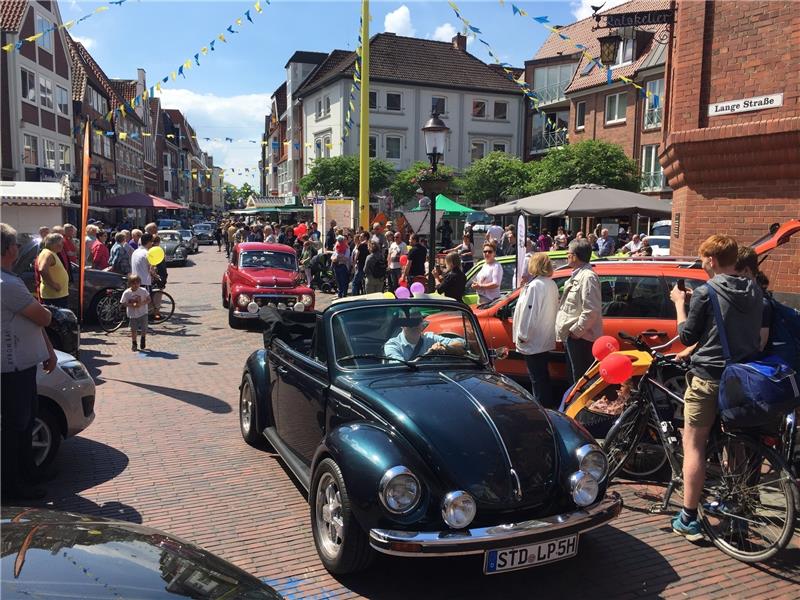 Alte Autos sind die neue Liebe: Auch in Buxtehude, wie hier zu sehen. Foto: Archiv