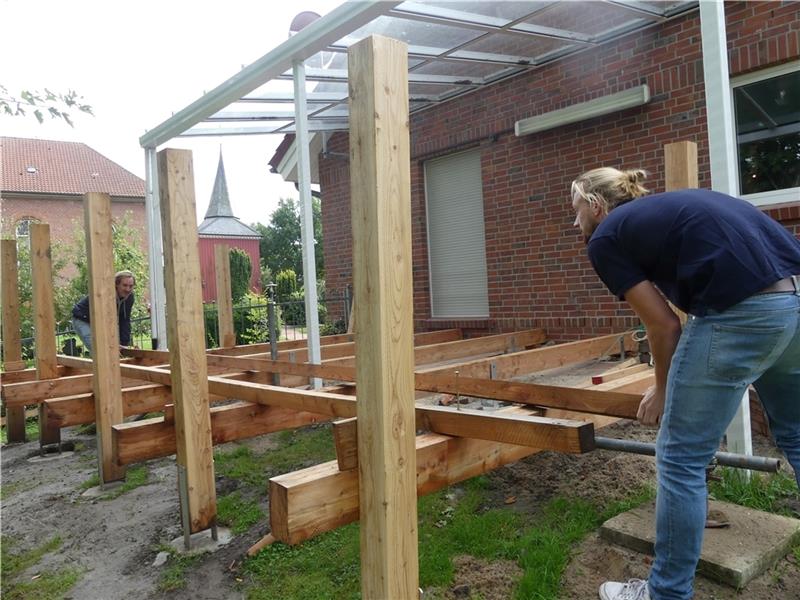 Dorfgemeinschaftshaus Krautsand bekommt neue Terrasse Alternativbild: