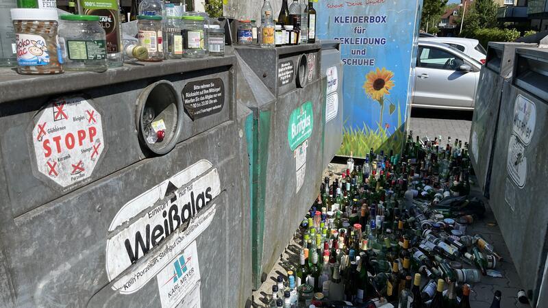 Flaschen ohne Ende: Das sind die Gründe für das Altglas-Chaos im Landkreis Stade Altglas-Container-Buxtehude