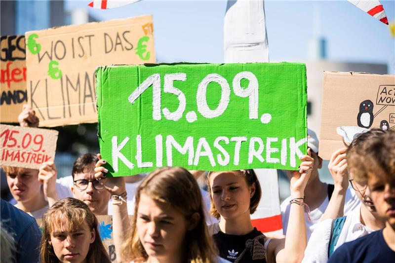 Vor Klimastreik: Bündnis fordert Regierung zum Handeln auf Am 15.09. gehen wieder viele Menschen im Kampf gegen den Klimawandel auf die Straßen.