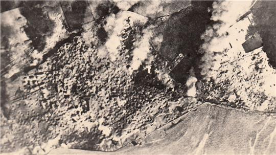 Am 18. April 1945 flog die Royal Air Force den großen Angriff auf Helgoland und legte die Bebauung in Schutt und Asche.